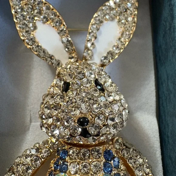 Sparkling Crystal Bunny Brooch with movable head and arms - Picture 4 of 15